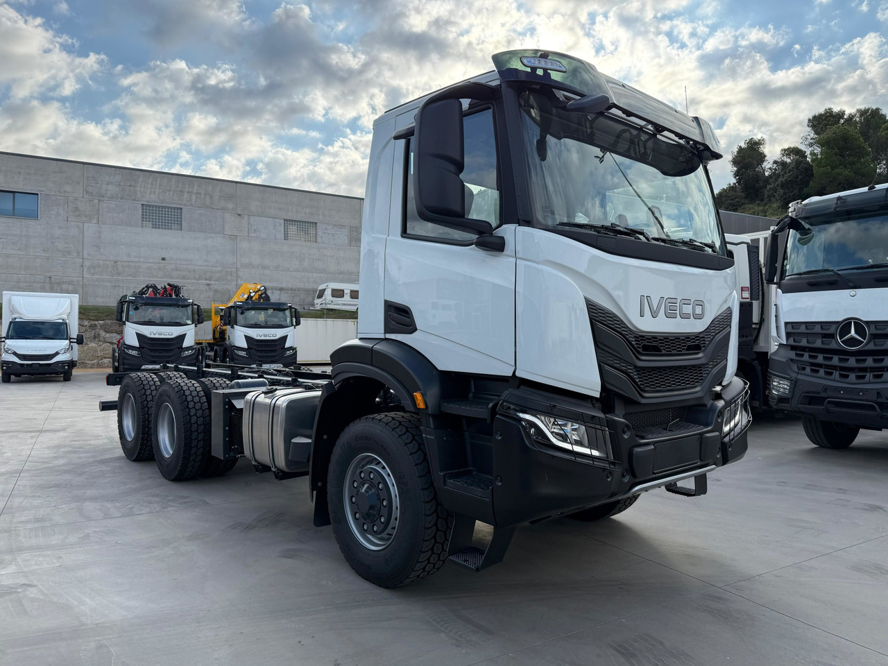 IVECO AD300X46Z OFF X-Way E6 (Chassis) - Грузовик-шасси: фото 2 IVECO AD300X46Z OFF X-Way E6 (Chassis) - Грузовик-шасси: фото 2