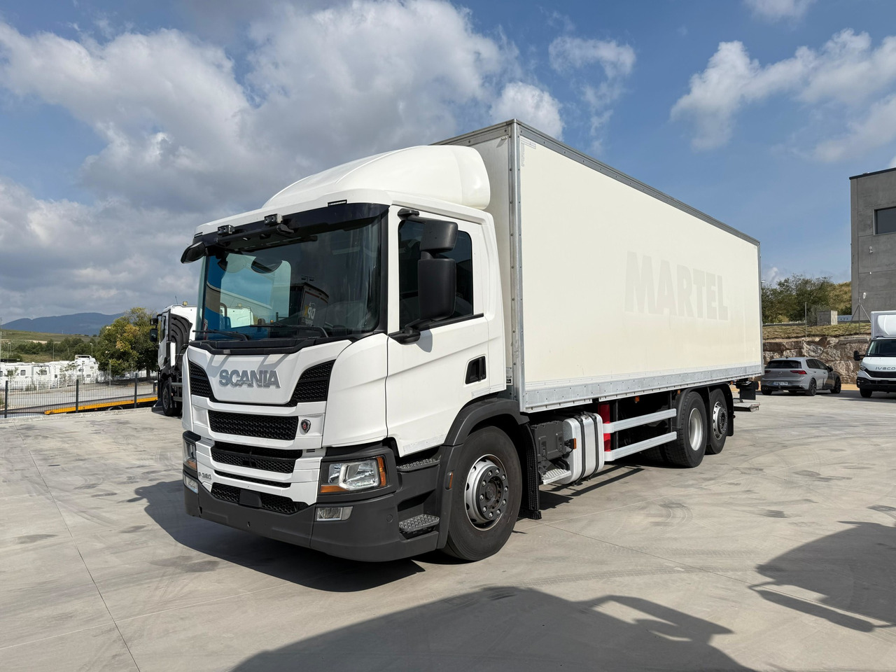 SCANIA P360 E6 (VAN) - Грузовик с закрытым кузовом: фото 1 SCANIA P360 E6 (VAN) - Грузовик с закрытым кузовом: фото 1