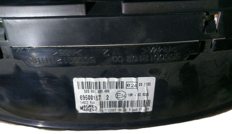 Iveco  - Приборная панель: фото 2 Iveco  - Приборная панель: фото 2