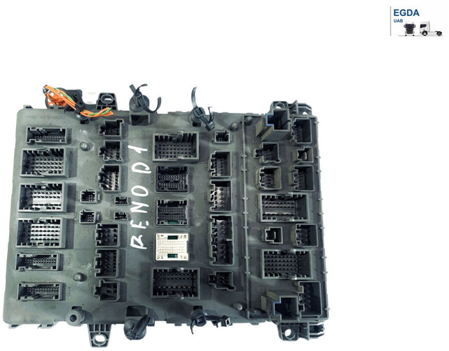 Renault - Приборная панель: фото 1 Renault - Приборная панель: фото 1