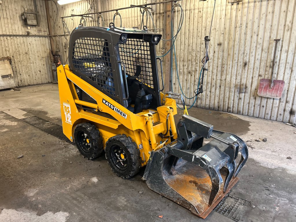 KATO IMER AS12 - Мини-погрузчик с бортовым поворотом: фото 3 KATO IMER AS12 - Мини-погрузчик с бортовым поворотом: фото 3