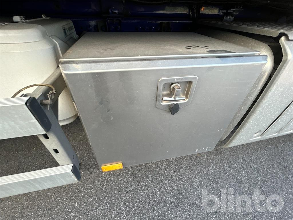 Грузовик с закрытым кузовом MERCEDES-BENZ: фото 34