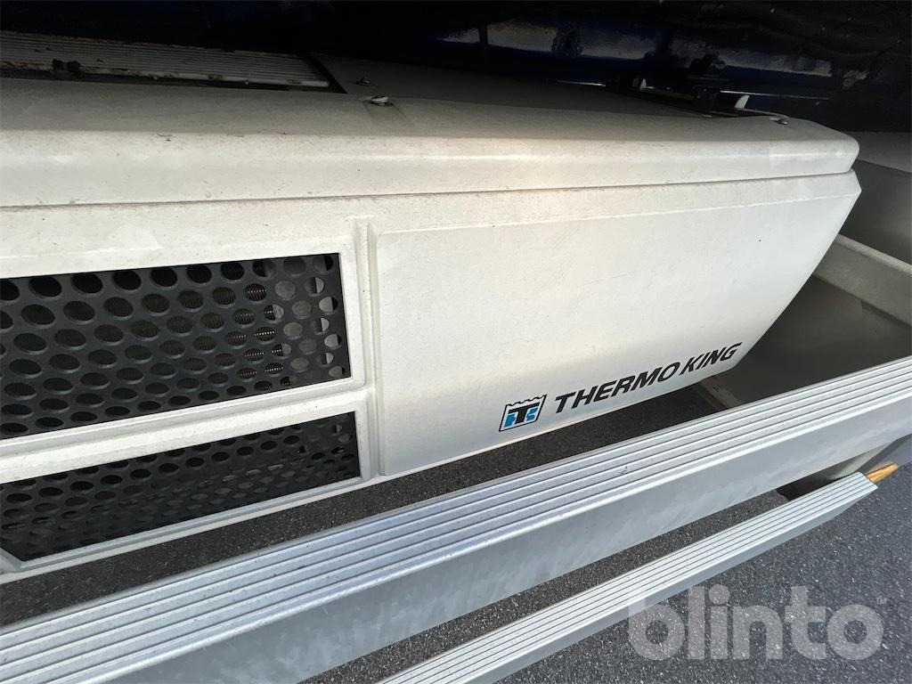 Грузовик с закрытым кузовом MERCEDES-BENZ: фото 37