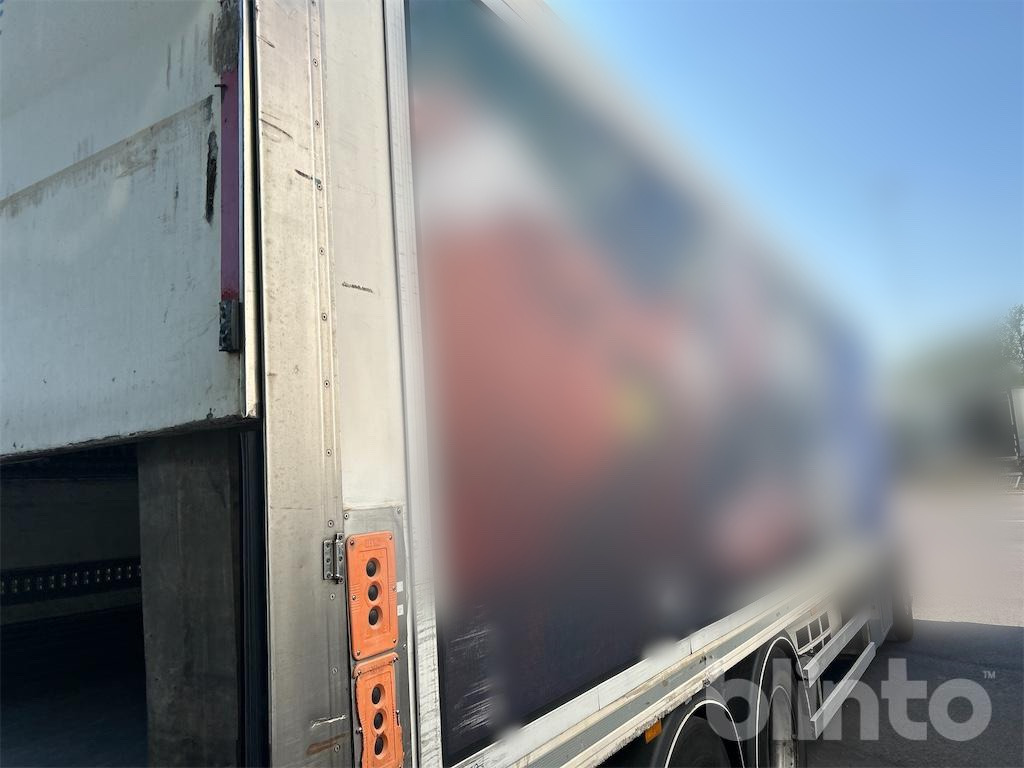 Грузовик с закрытым кузовом MERCEDES-BENZ: фото 8