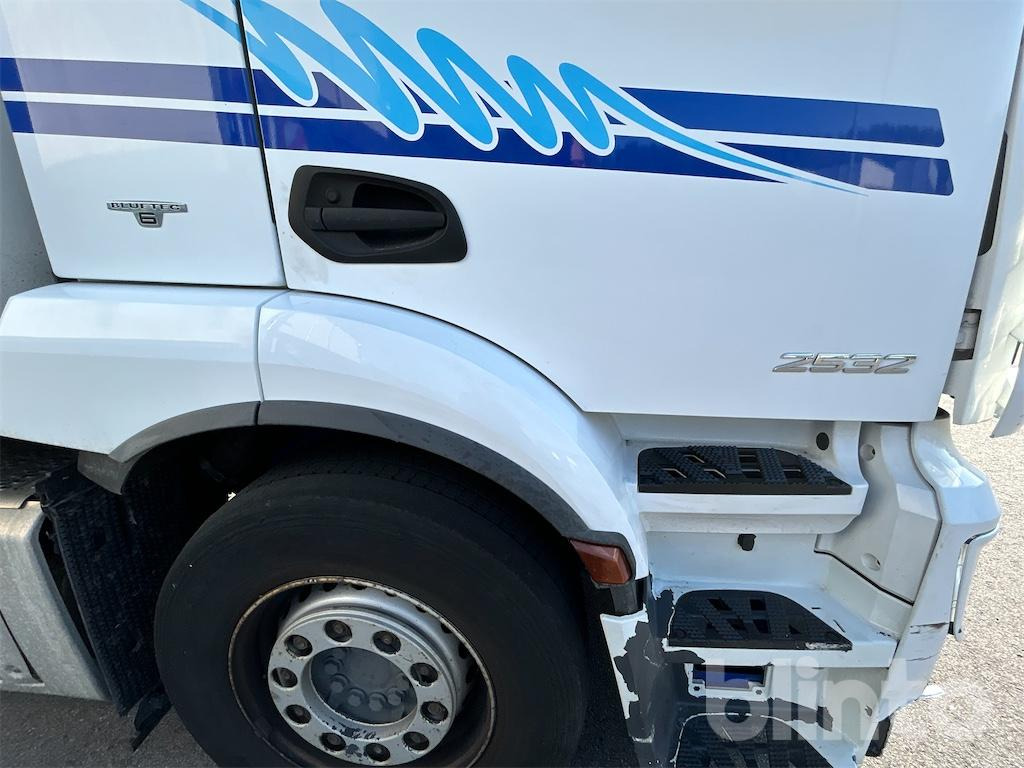 Грузовик с закрытым кузовом MERCEDES-BENZ: фото 27