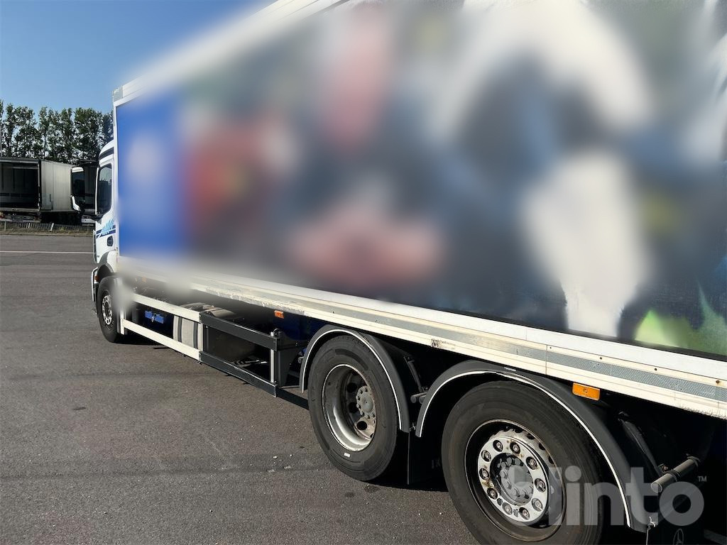 Грузовик с закрытым кузовом MERCEDES-BENZ: фото 12