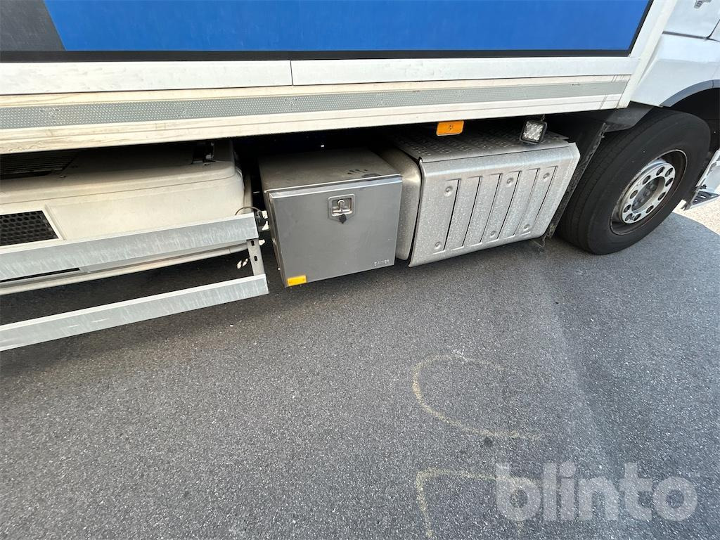 Грузовик с закрытым кузовом MERCEDES-BENZ: фото 32