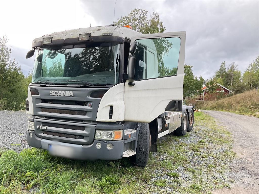 SCANIA P380 CB6X2*4HSA - Крюковой мультилифт: фото 5 SCANIA P380 CB6X2*4HSA - Крюковой мультилифт: фото 5