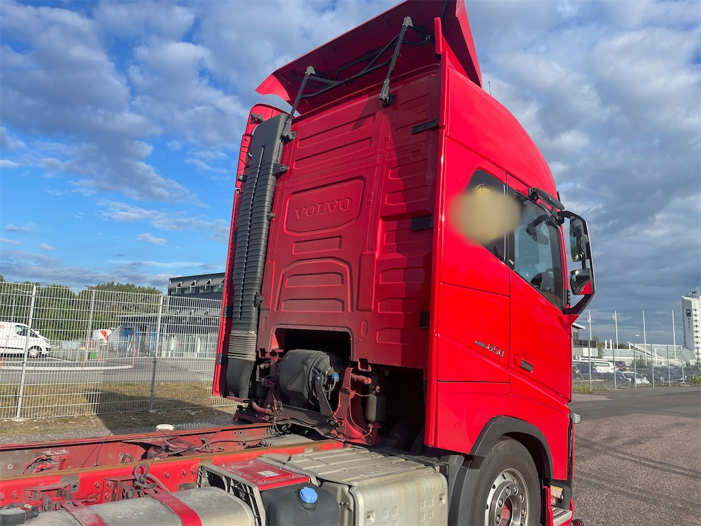 VOLVO FH16 650 6x2 - Грузовик-шасси: фото 3 VOLVO FH16 650 6x2 - Грузовик-шасси: фото 3