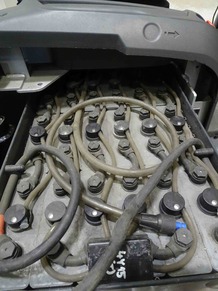 Still LTX70 - Складской тягач: фото 4 Still LTX70 - Складской тягач: фото 4