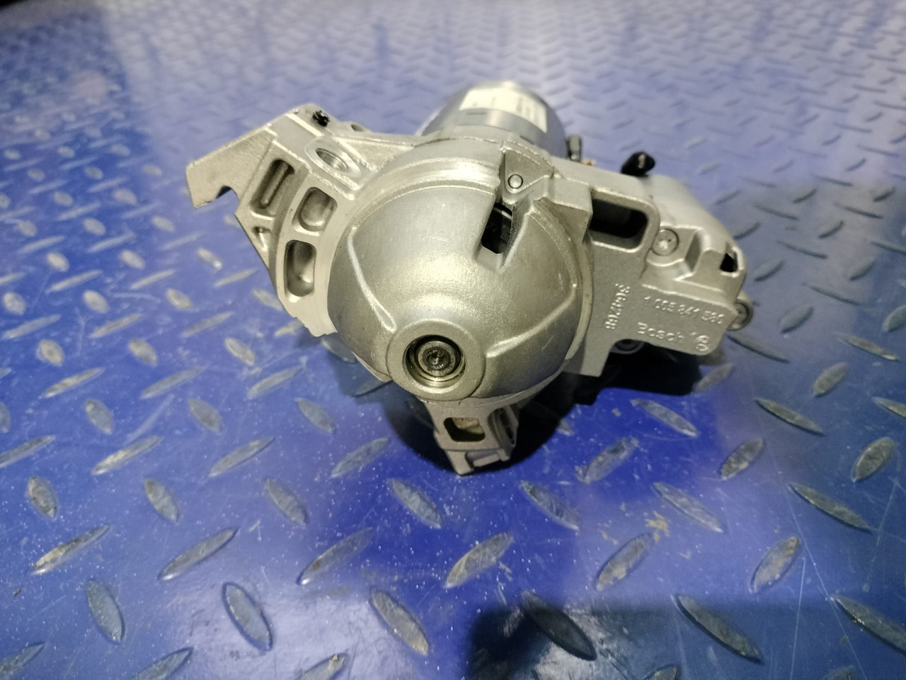 BOSCH Starter BMW 12418589891 - Стартер для Грузовиков: фото 2 BOSCH Starter BMW 12418589891 - Стартер для Грузовиков: фото 2