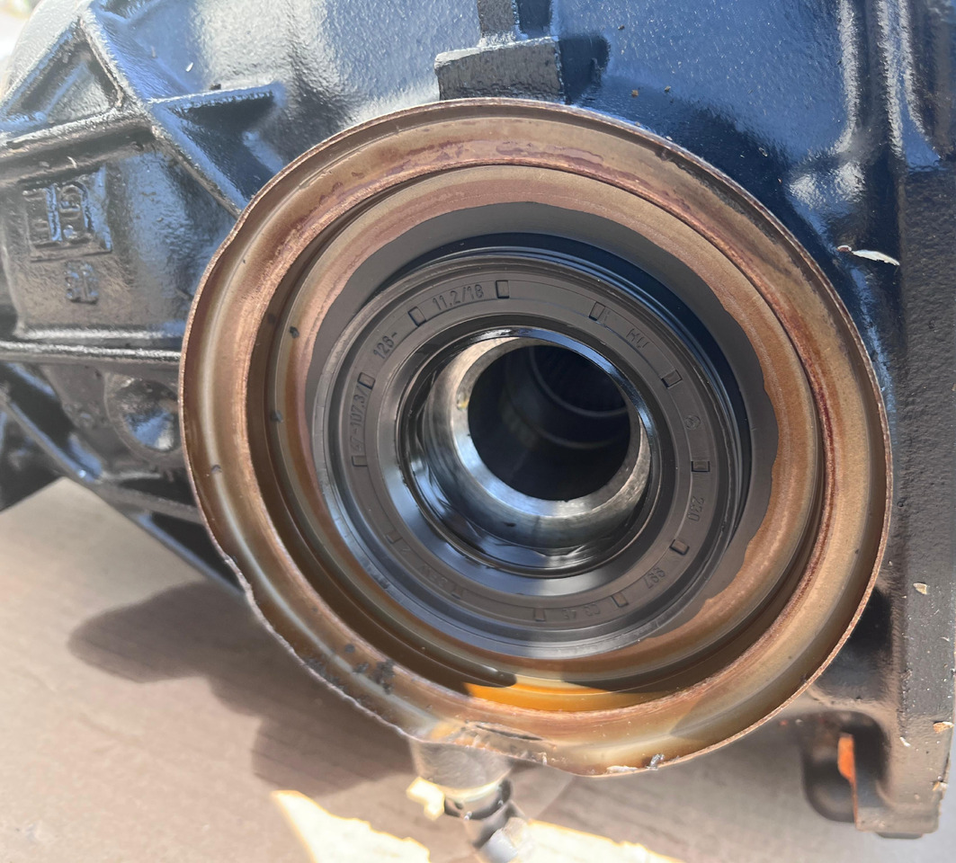 MERCEDES-BENZ E-Class Rear Differential W213 A2133503808 - Дифференциал: фото 3 MERCEDES-BENZ E-Class Rear Differential W213 A2133503808 - Дифференциал: фото 3