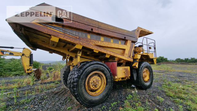 Komatsu HD325-6 - Карьерный самосвал: фото 5 Komatsu HD325-6 - Карьерный самосвал: фото 5