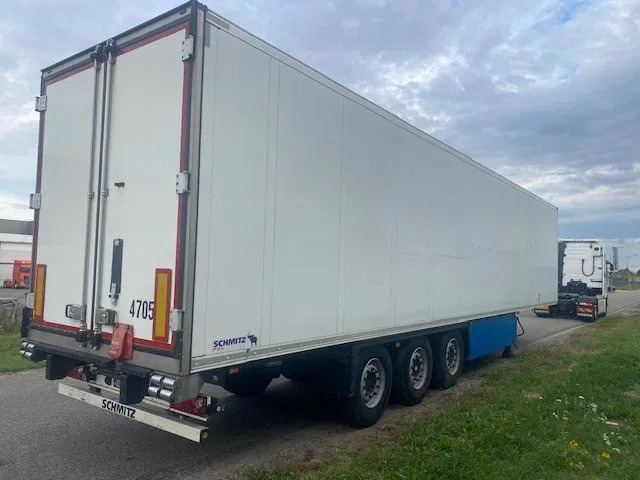 Schmitz Cargobull 2 temp, SCB 53B koelvries met carrier vector 1950MT met tussenwand , 2 verdampers - Полуприцеп-рефрижератор: фото 3 Schmitz Cargobull 2 temp, SCB 53B koelvries met carrier vector 1950MT met tussenwand , 2 verdampers - Полуприцеп-рефрижератор: фото 3