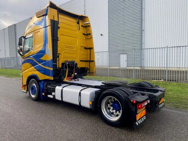 Volvo FH 13.460 low deck trekker, met XL cabine, special paint en incl parc cool, fridge, - Тягач: фото 3 Volvo FH 13.460 low deck trekker, met XL cabine, special paint en incl parc cool, fridge, - Тягач: фото 3