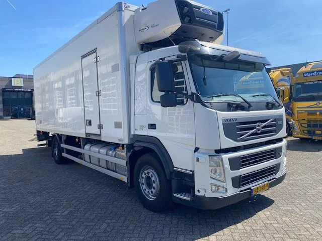 Volvo FM 330 2 temp koelvriesbak , 760 lang, 2 comp, carrier koeler, D"hollandia klep - Рефрижератор: фото 2 Volvo FM 330 2 temp koelvriesbak , 760 lang, 2 comp, carrier koeler, D"hollandia klep - Рефрижератор: фото 2