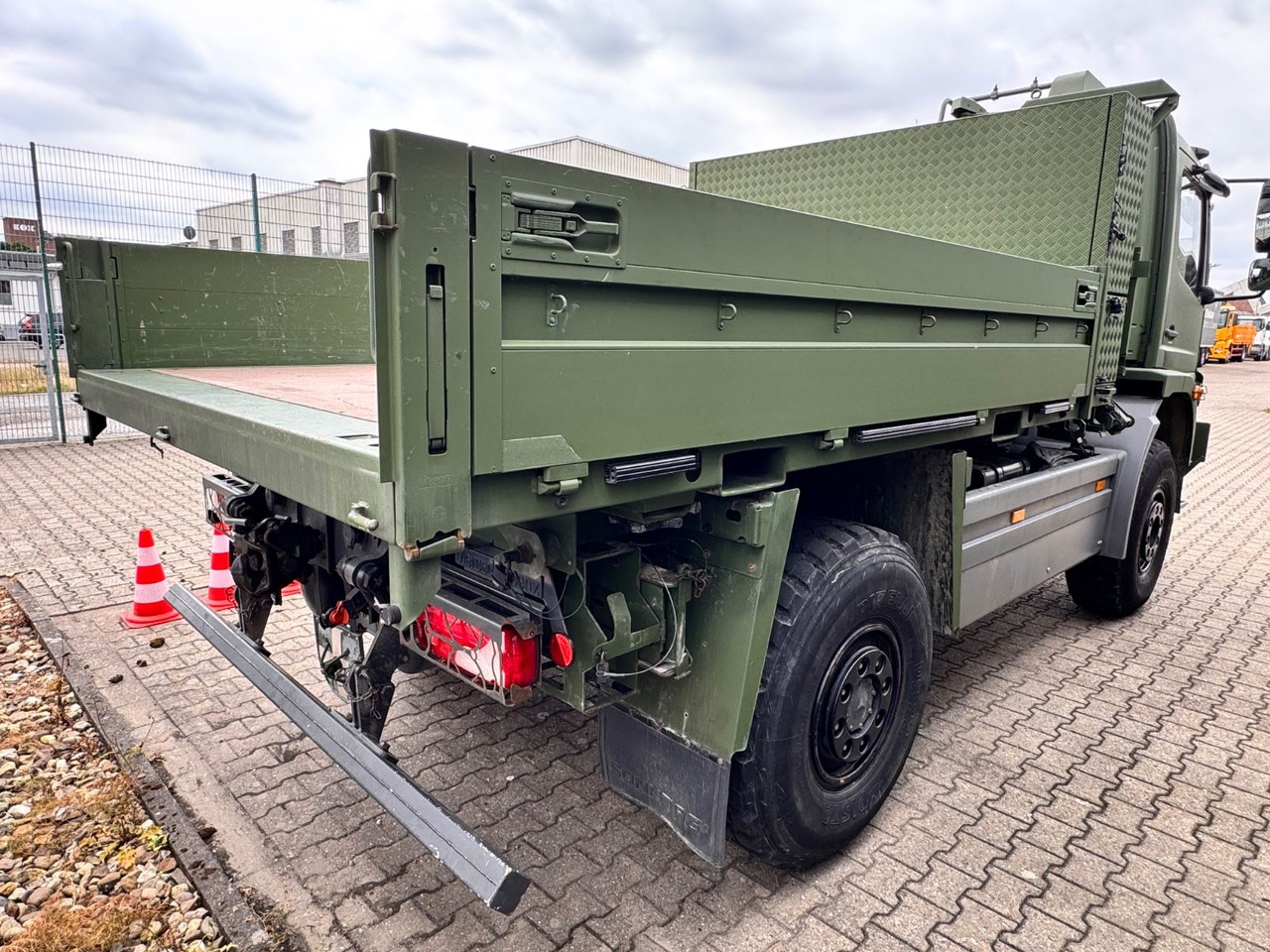 Mercedes-Benz 1018 Atego 4x4 Allrad Miltär Camper Expedition - Грузовик-контейнеровоз/ Сменный кузов: фото 4 Mercedes-Benz 1018 Atego 4x4 Allrad Miltär Camper Expedition - Грузовик-контейнеровоз/ Сменный кузов: фото 4