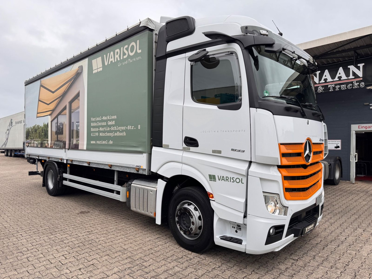 Mercedes-Benz 1833 Actros 5 StreamSPace LBW - Тентованный грузовик: фото 1 Mercedes-Benz 1833 Actros 5 StreamSPace LBW - Тентованный грузовик: фото 1