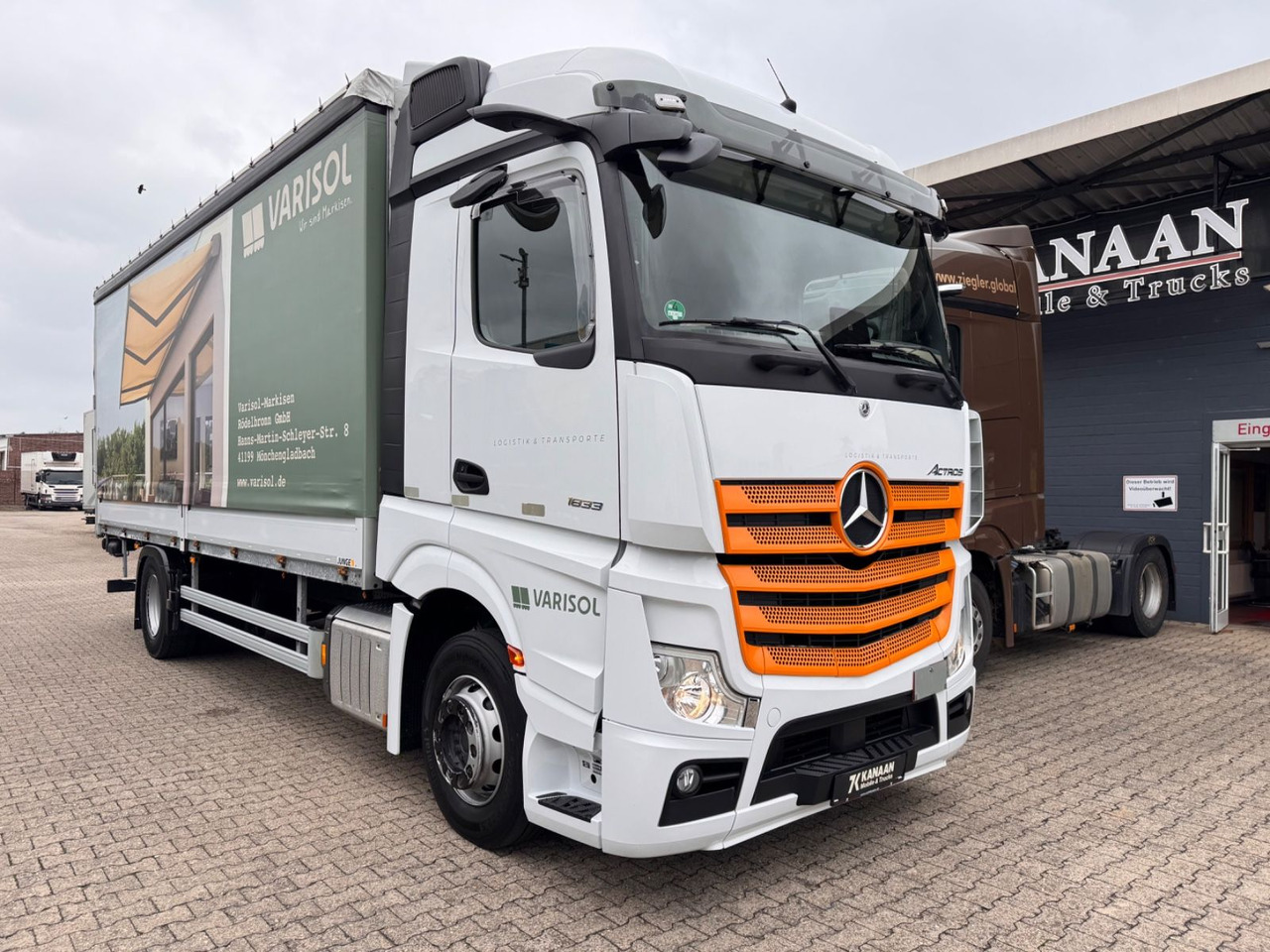 Mercedes-Benz 1833 Actros 5 StreamSPace LBW - Тентованный грузовик: фото 2 Mercedes-Benz 1833 Actros 5 StreamSPace LBW - Тентованный грузовик: фото 2