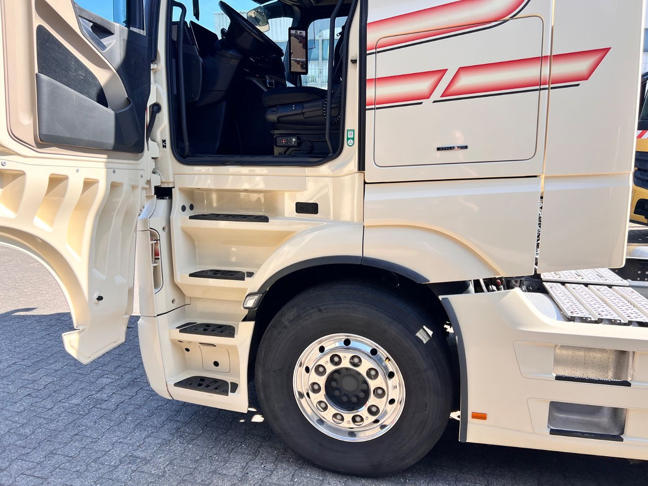 Mercedes-Benz 1848 LS Actros 5 GigaSpace - Тягач: фото 5 Mercedes-Benz 1848 LS Actros 5 GigaSpace - Тягач: фото 5