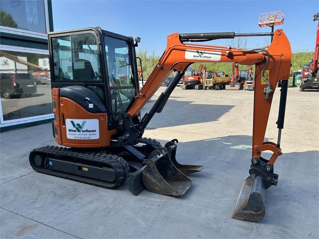 Hitachi ZX26U-6 (9989) - Мини-экскаватор: фото 3 Hitachi ZX26U-6 (9989) - Мини-экскаватор: фото 3