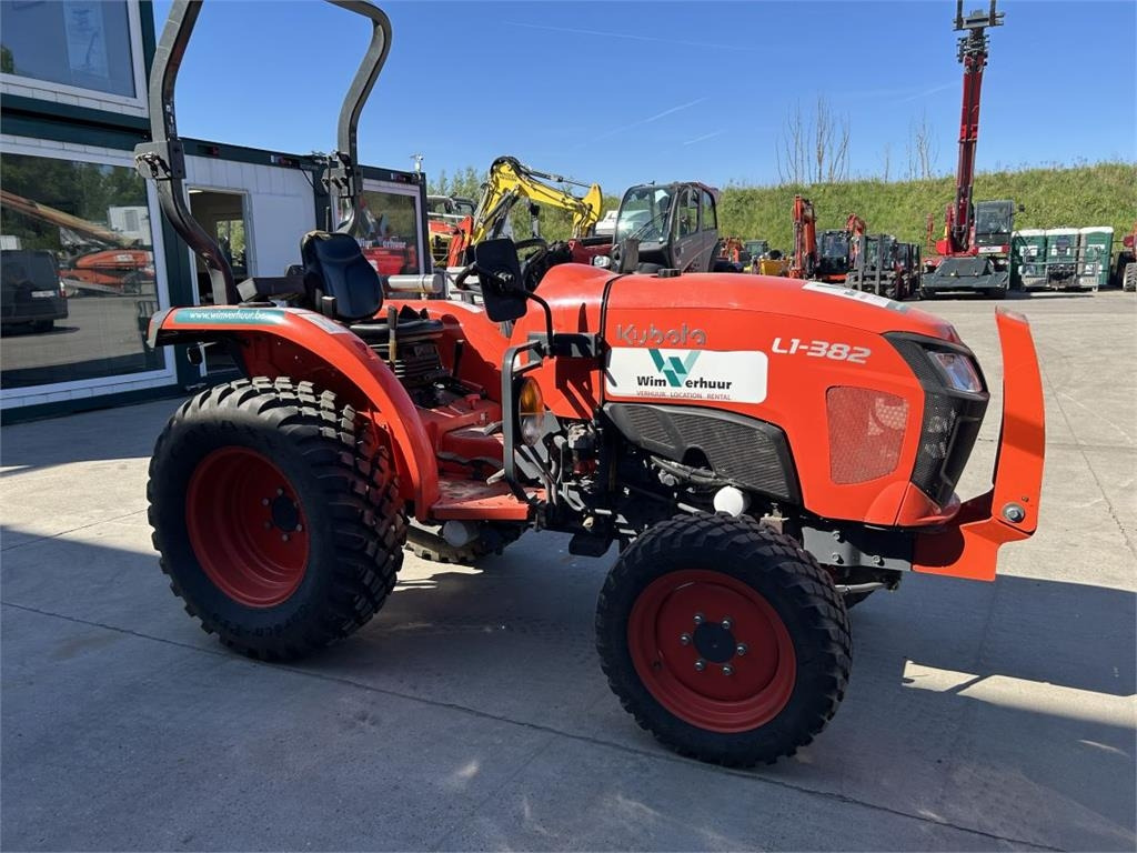 Kubota L1-382 (5283)  - Коммунальный трактор: фото 4 Kubota L1-382 (5283)  - Коммунальный трактор: фото 4