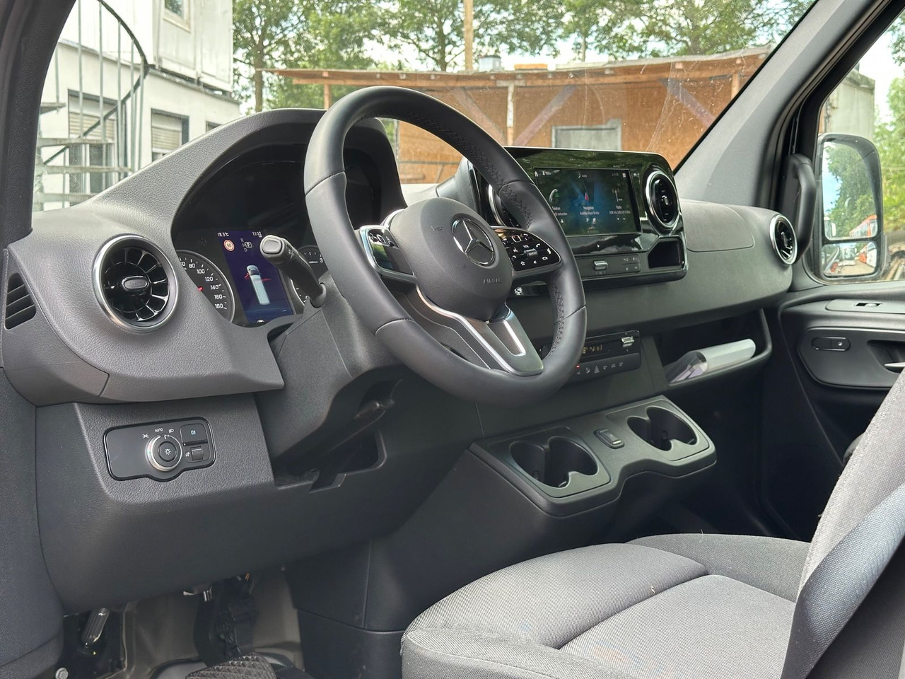 Mercedes-Benz Sprinter 519 CDi 4x4 H+L 360° Cam.*Navi*253.4 Km - Микроавтобус, Пассажирский фургон: фото 4 Mercedes-Benz Sprinter 519 CDi 4x4 H+L 360° Cam.*Navi*253.4 Km - Микроавтобус, Пассажирский фургон: фото 4