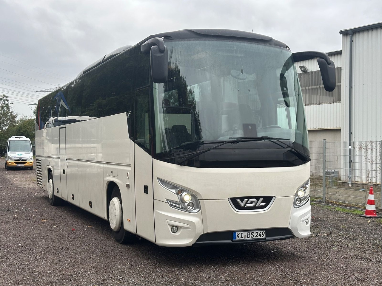VDL Futura FHD 2-129 (Tourismo M*516 HD) - Туристический автобус: фото 1 VDL Futura FHD 2-129 (Tourismo M*516 HD) - Туристический автобус: фото 1